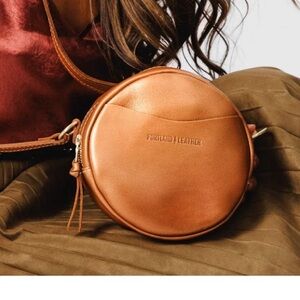 BNNU Portland Leather Small Circle Bag